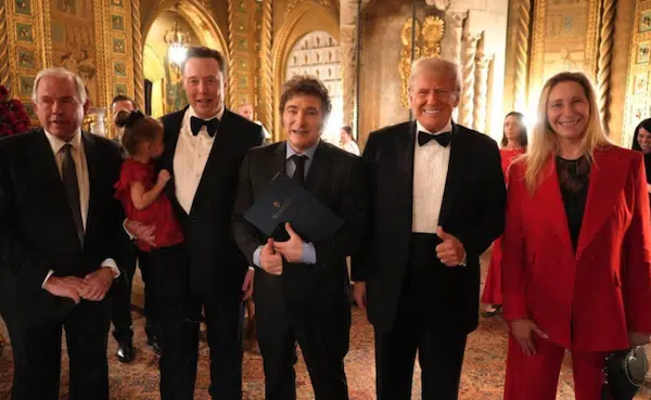 | Elon Musk poses with Javier Milei and Donald Trump Photo Elon Musk | MR Online